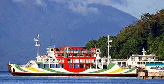 MV Reina de las Flores