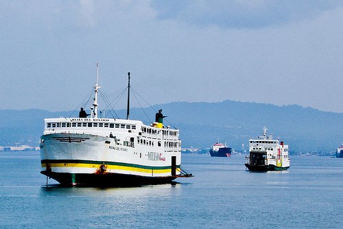 MV Reina del Rosario